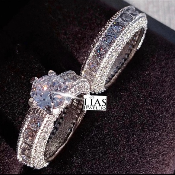 New 18k white gold wedding ring set - Picture 2 of 3